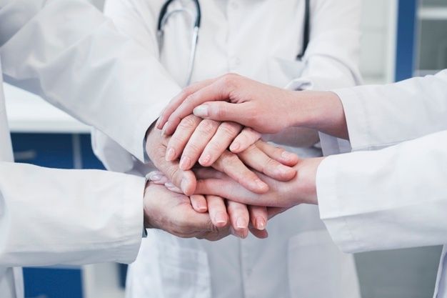 Equipe técnica da Cerri Cirúrgicos